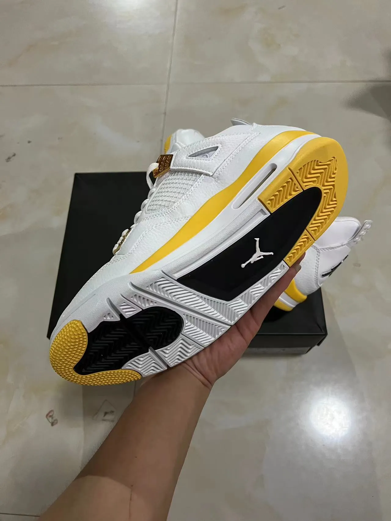 Air Jordan 4 Chaussures de Basketball Blanche Jaune Or 6