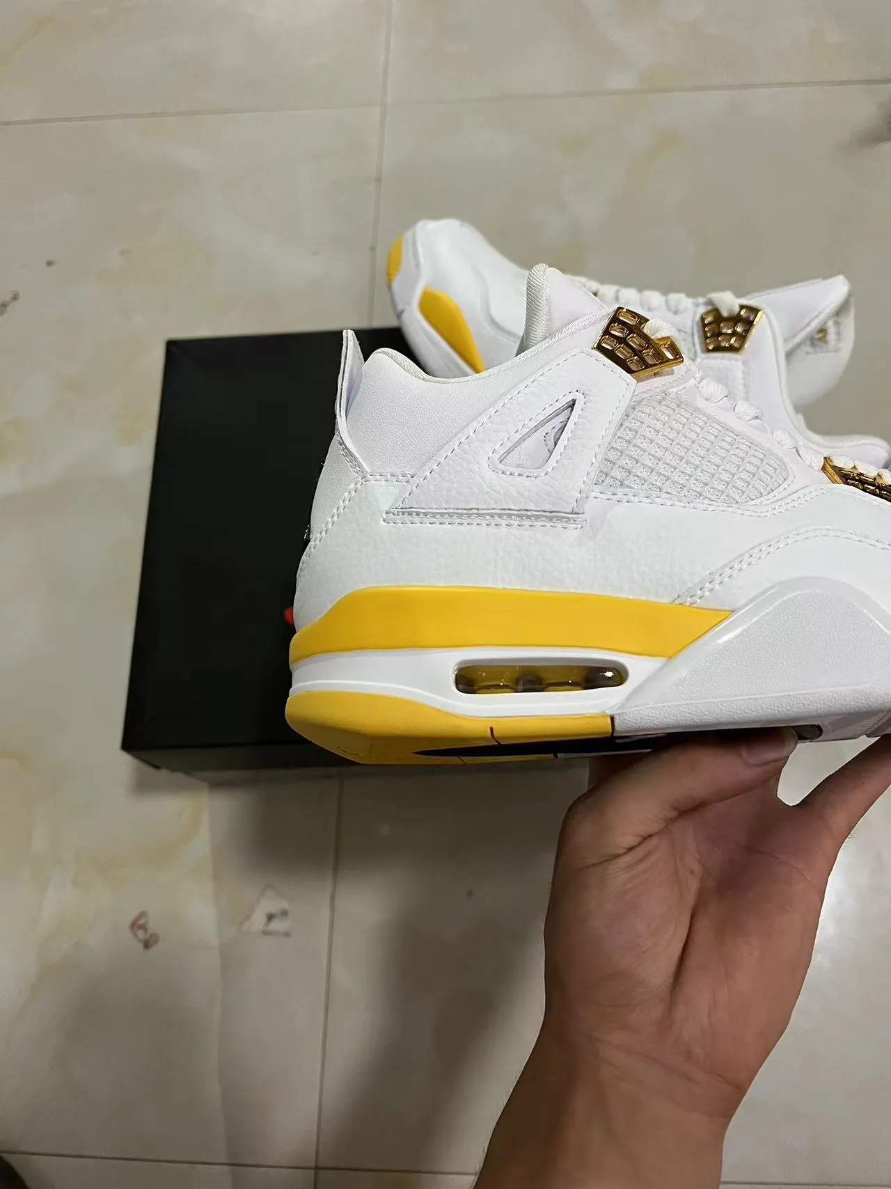 Air Jordan 4 Chaussures de Basketball Blanche Jaune Or 7
