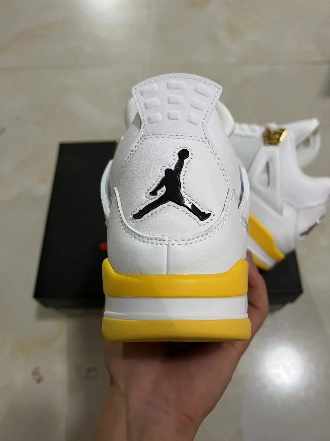 Air Jordan 4 Chaussures de Basketball Blanche Jaune Or 8