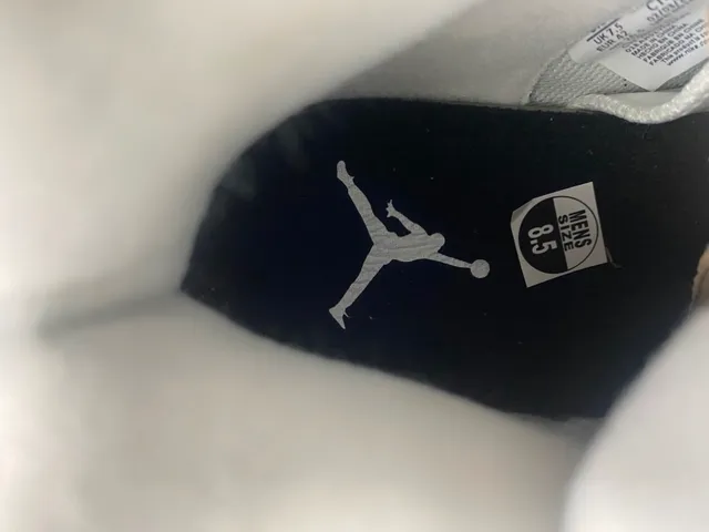 Zapatillas de baloncesto Air Jordan 5 de ante negro y blanco 7