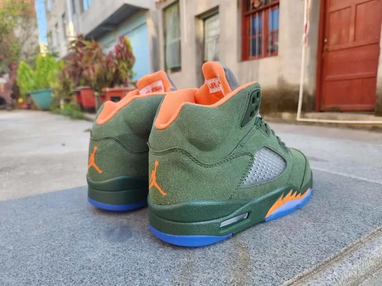 Air Jordan 5 ऑलिव ग्रीन ऑरेंज फ्लेम बास्केटबॉल जूते 5