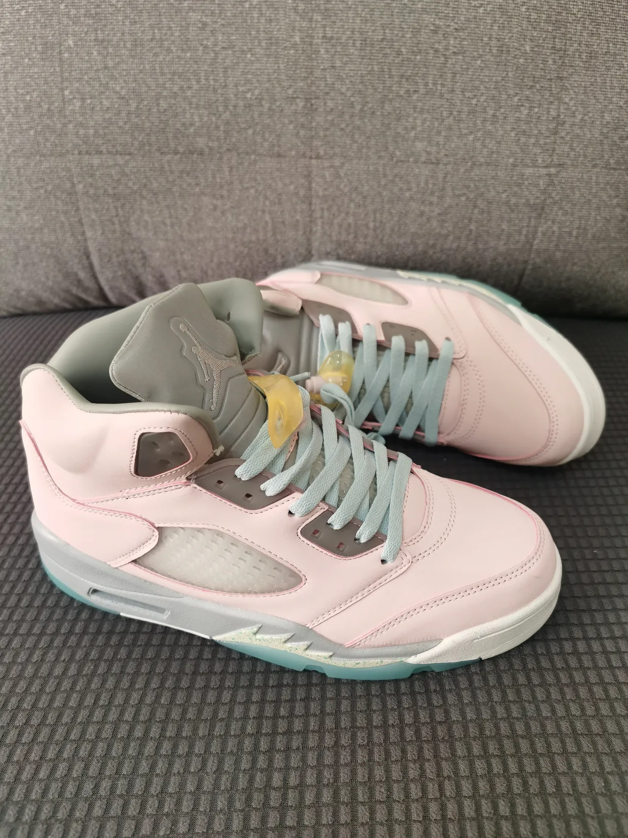 Air Jordan 5 粉色和薄荷绿篮球鞋 5