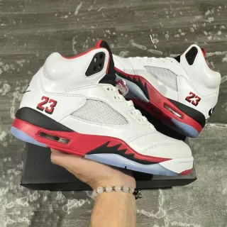 Tênis de basquete Air Jordan 5 branco vermelho preto