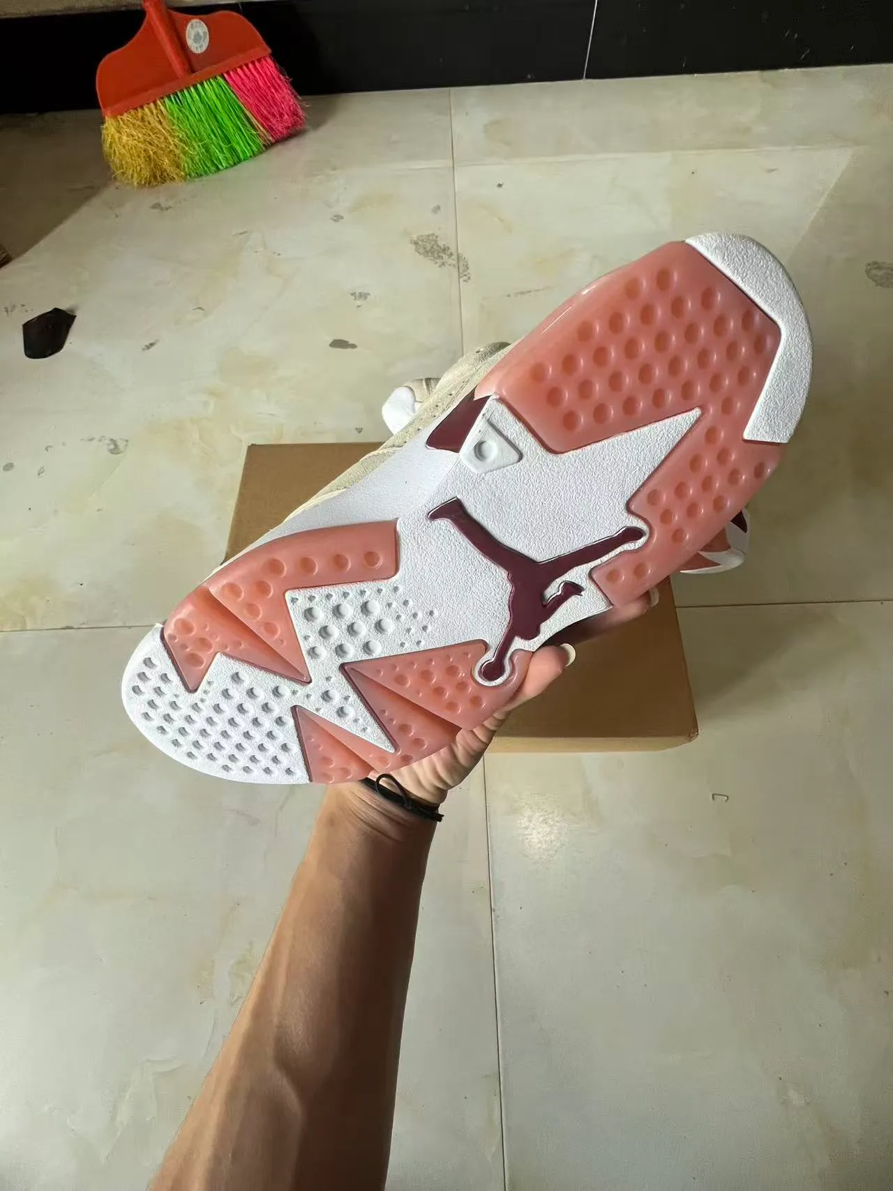 Zapatillas de baloncesto Air Jordan 6 beige burdeos rosa 6