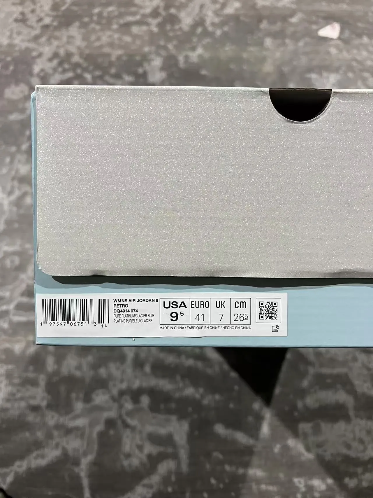 Zapatillas de baloncesto Air Jordan 6 gris claro y dorado 10