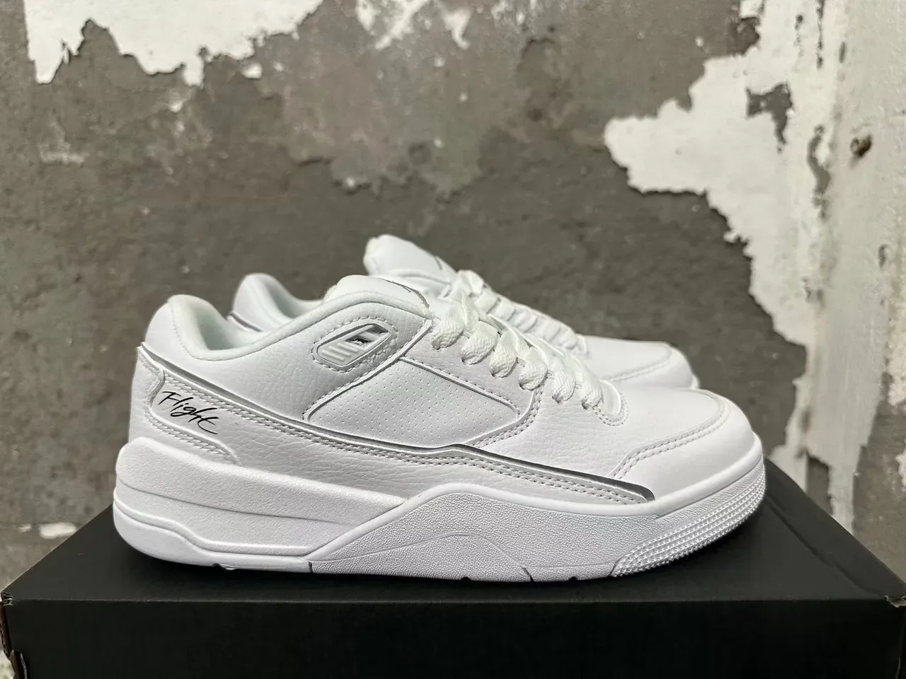 Tênis lifestyle Air Jordan Flight '89 totalmente branco 4
