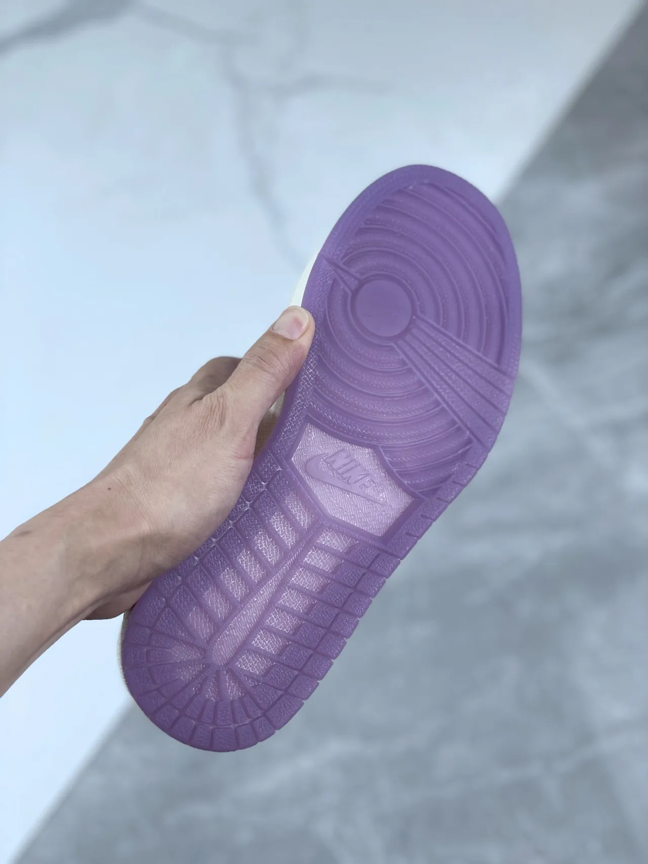 Air Jordan Chaussures Lifestyle Violet Rose Basse Perforée à l'orteil 3