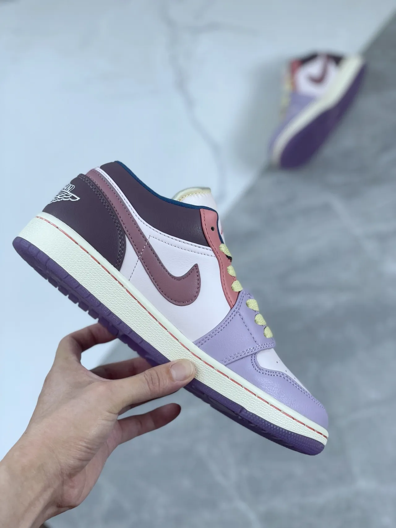 Air Jordan Chaussures Lifestyle Violet Rose Basse Perforée à l'orteil 4