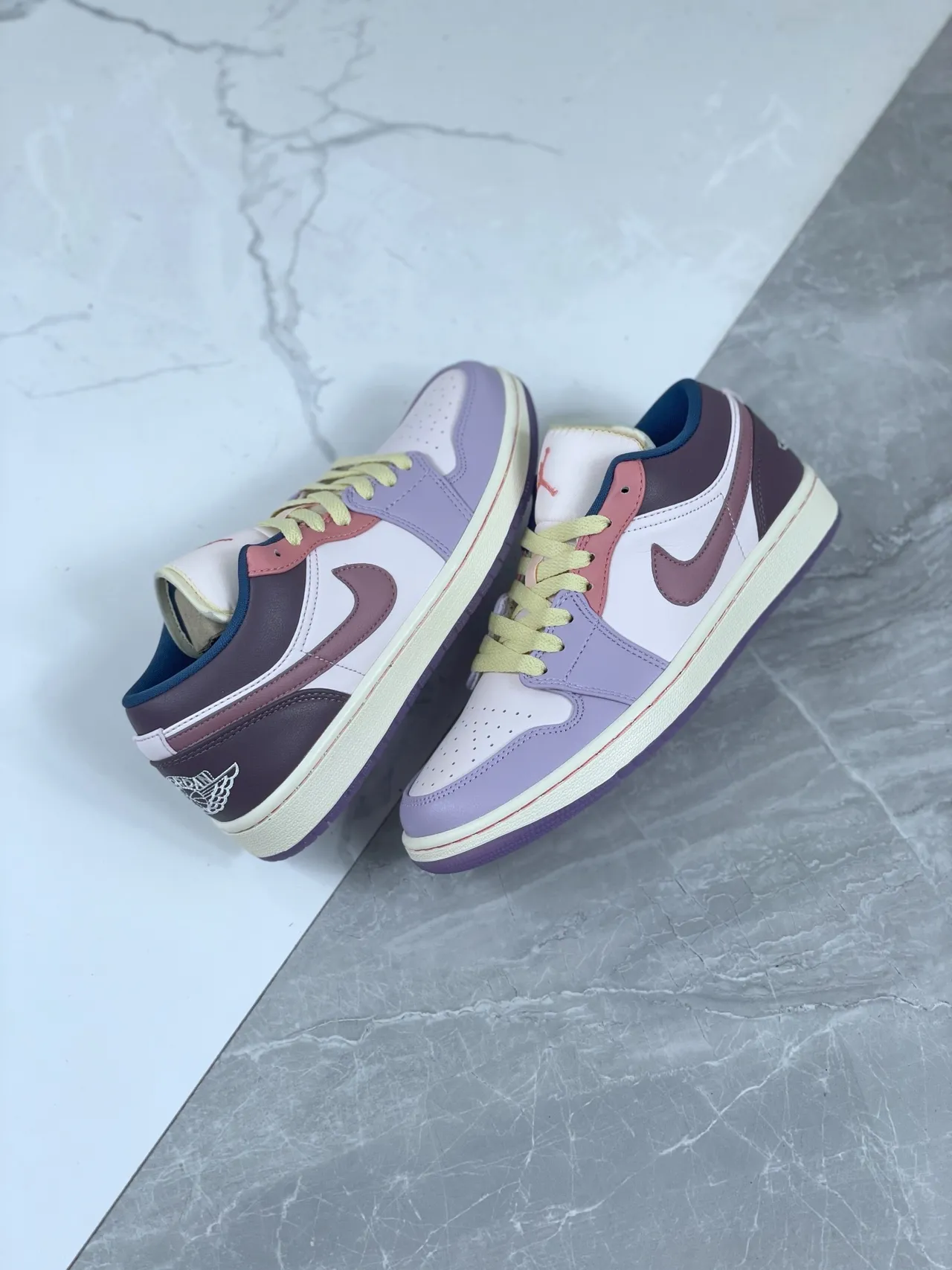 Air Jordan Chaussures Lifestyle Violet Rose Basse Perforée à l'orteil 5