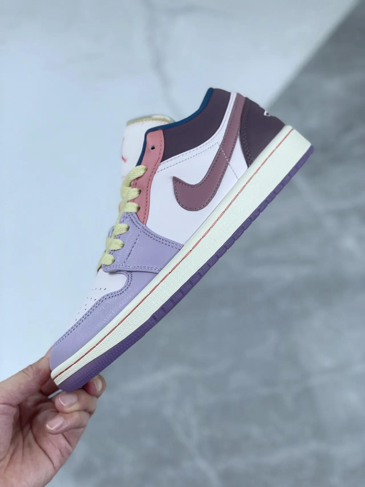 Air Jordan Chaussures Lifestyle Violet Rose Basse Perforée à l'orteil 6