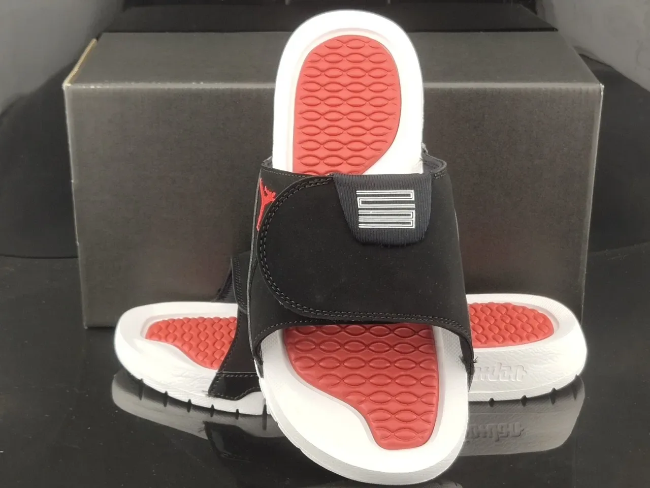 Air Jordan Slide কালো সাদা লাল সুয়েড 3