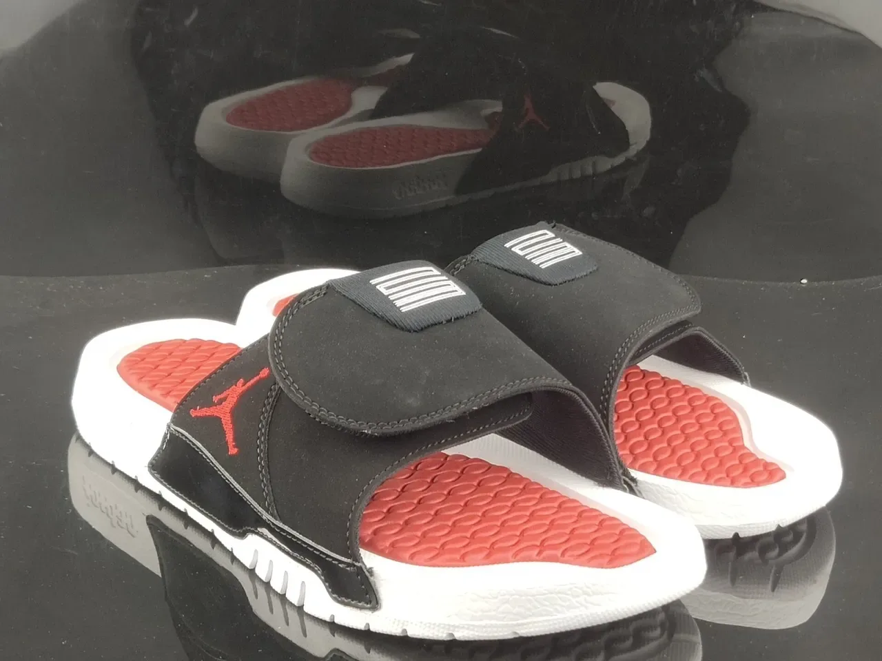 Air Jordan Slide কালো সাদা লাল সুয়েড 4