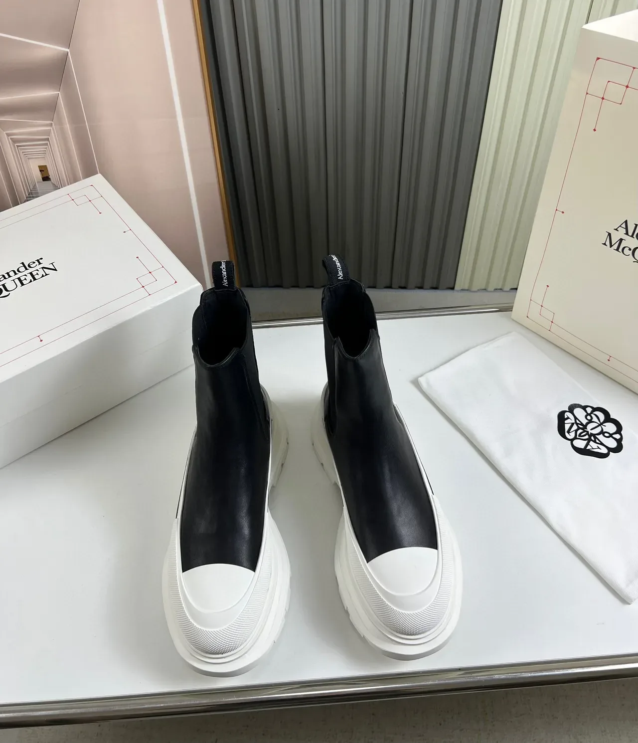 Alexander McQueen Black White Chunky Platform Sole Elastic Side Panels Chelsea Boots 9