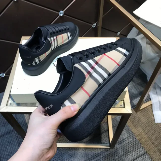 Alexander McQueen ओवरसाइज्ड ब्लैक एंड चेक पैनल लाइफस्टाइल स्नीकर 4