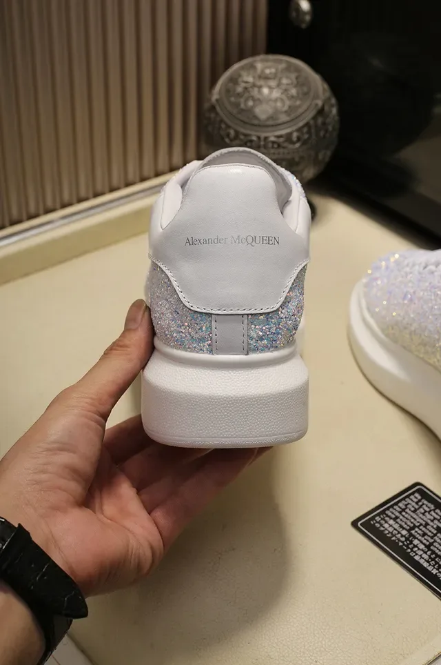 Alexander McQueen 超大运动鞋 闪光白色 生活方式运动鞋 2