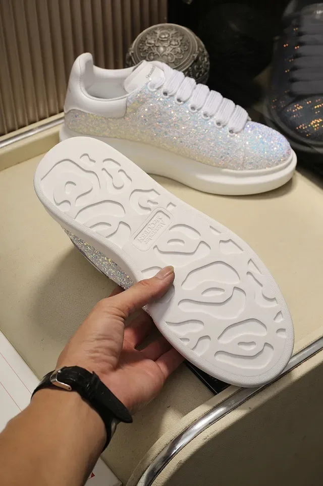Alexander McQueen 超大运动鞋 闪光白色 生活方式运动鞋 5