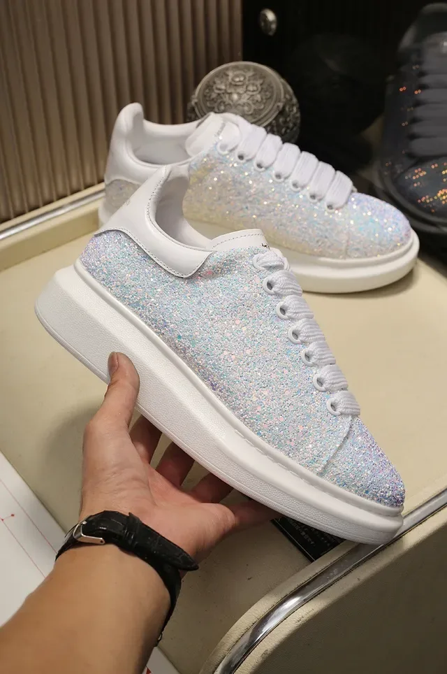 Alexander McQueen 超大运动鞋 闪光白色 生活方式运动鞋 6