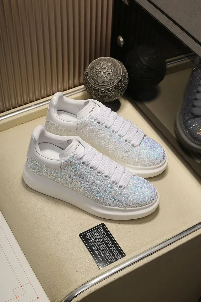 Alexander McQueen 超大运动鞋 闪光白色 生活方式运动鞋 7