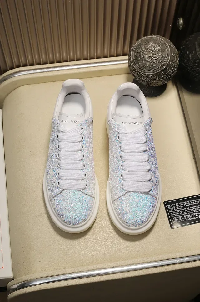 Alexander McQueen 超大运动鞋 闪光白色 生活方式运动鞋 8