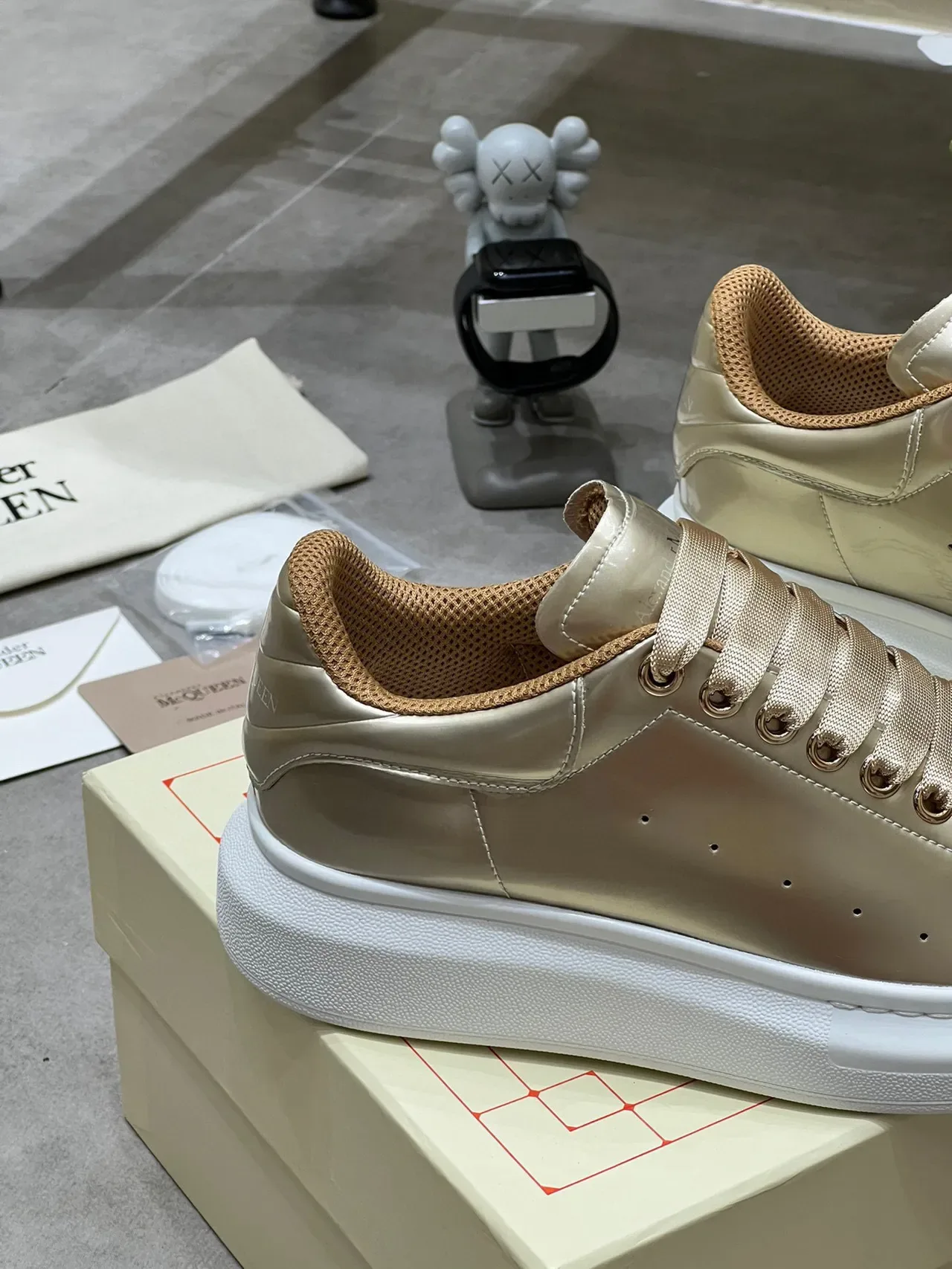 Alexander McQueen Oversized Sneaker Metallic Gold Lifestyle Sneakers 3