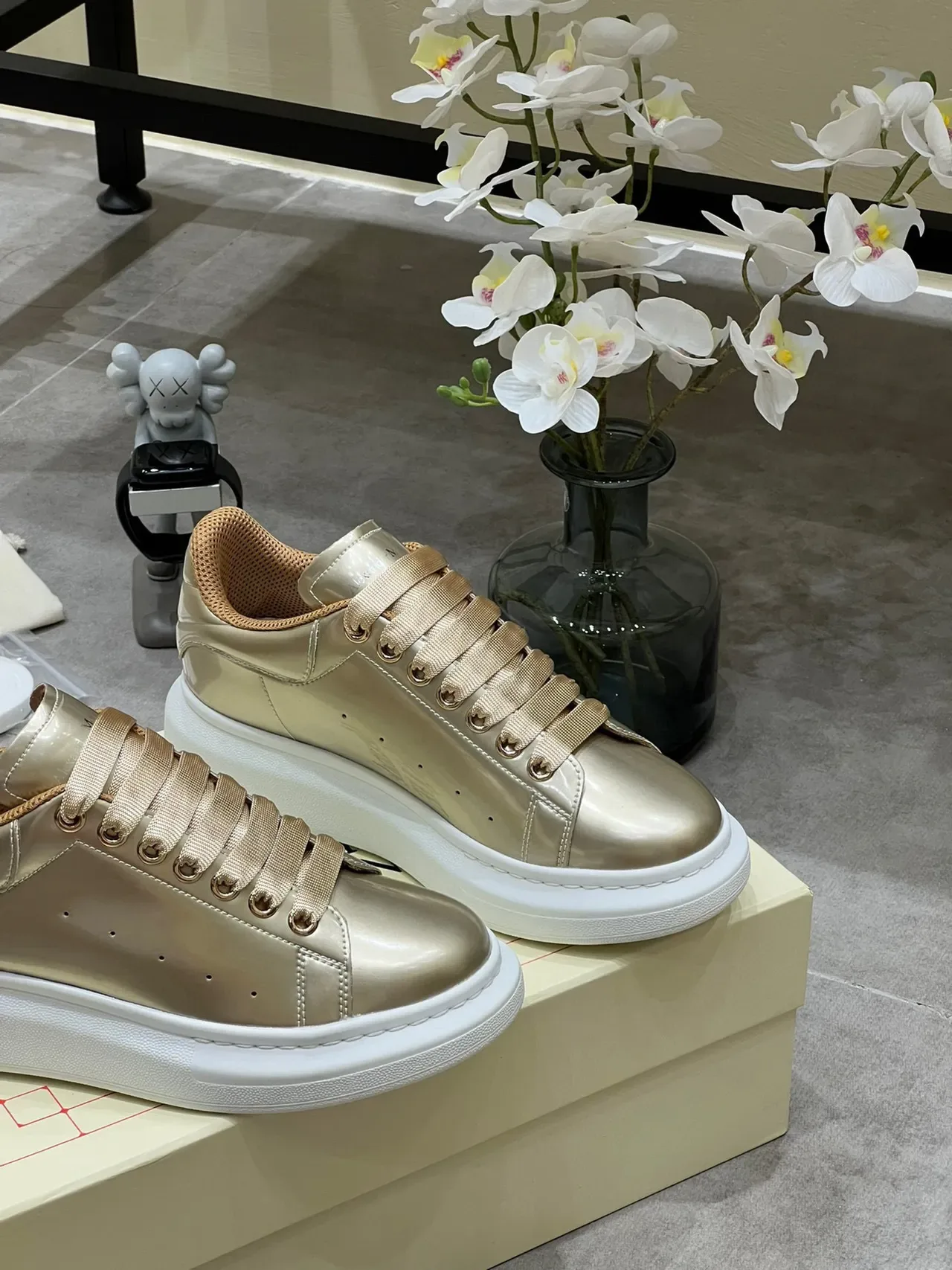 Alexander McQueen Oversized Sneaker Metallic Gold Lifestyle Sneakers 4