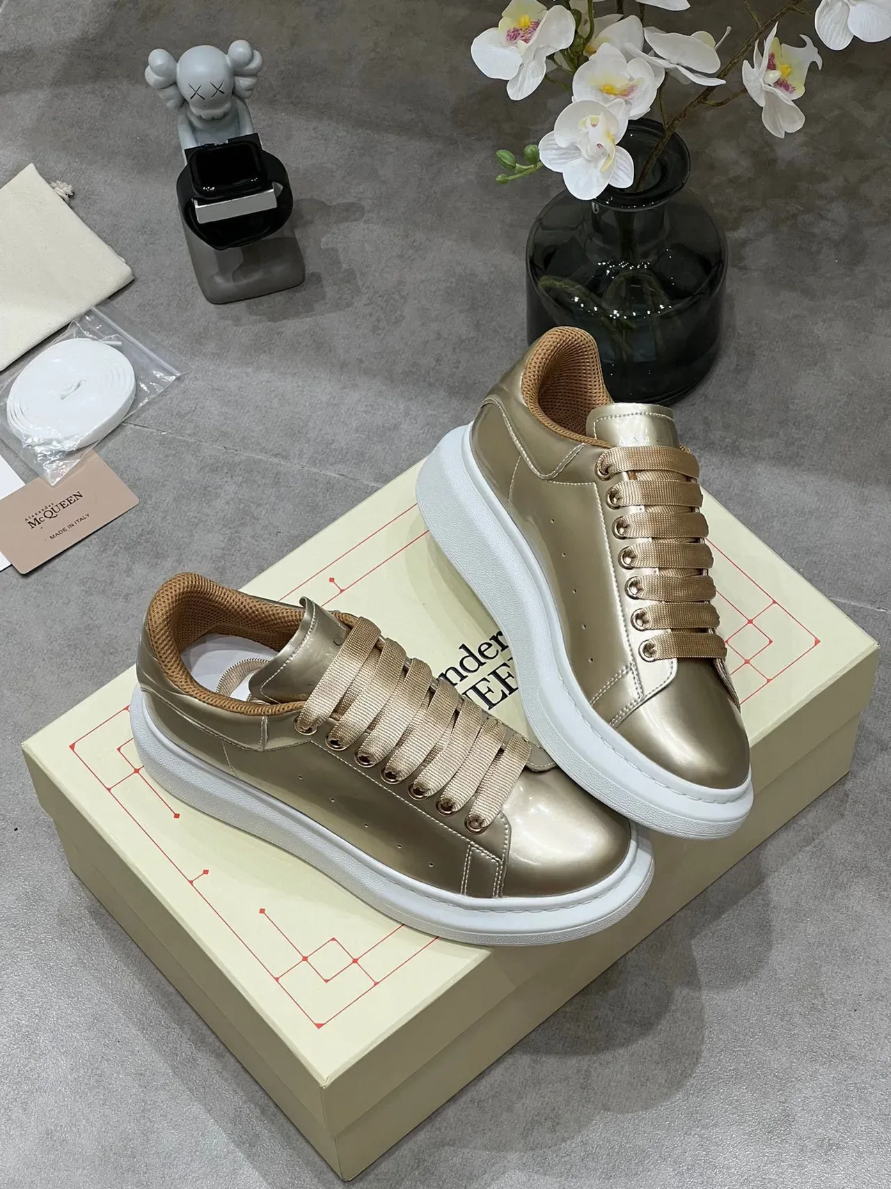 Alexander McQueen Oversized Sneaker Metallic Gold Lifestyle Sneakers 7