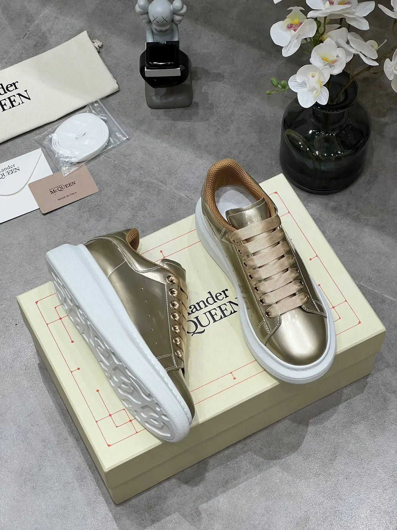 Alexander McQueen Oversized Sneaker Metallic Gold Lifestyle Sneakers 8