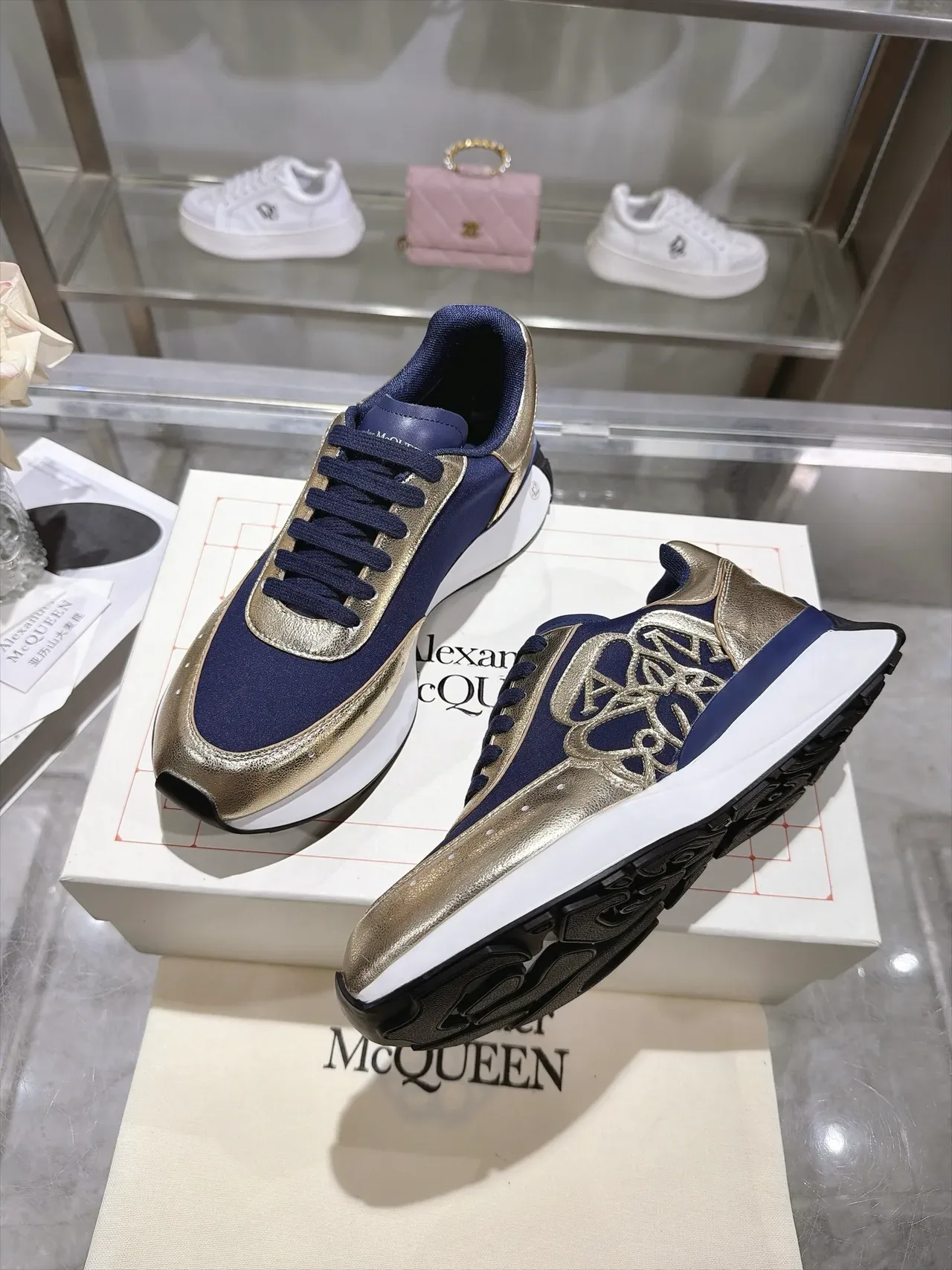Alexander McQueen sneakers oversized navy et or lifestyle sneakers 4