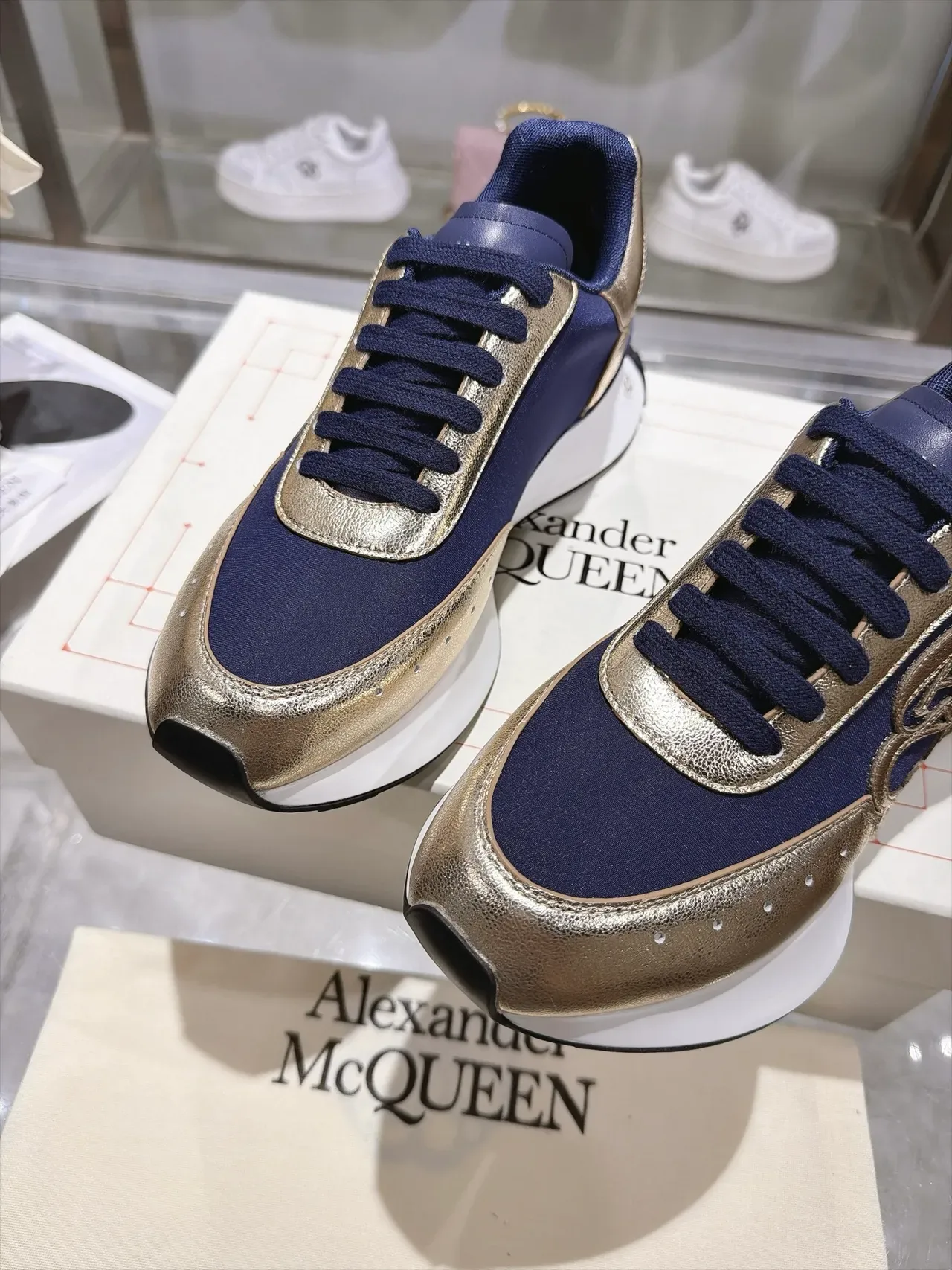 Alexander McQueen sneakers oversized navy et or lifestyle sneakers 5