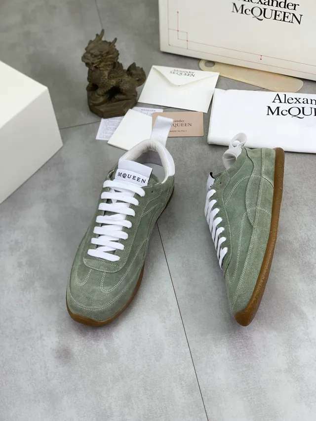 Alexander McQueen 橄榄绿麂皮 Oversized 生活方式运动鞋 5