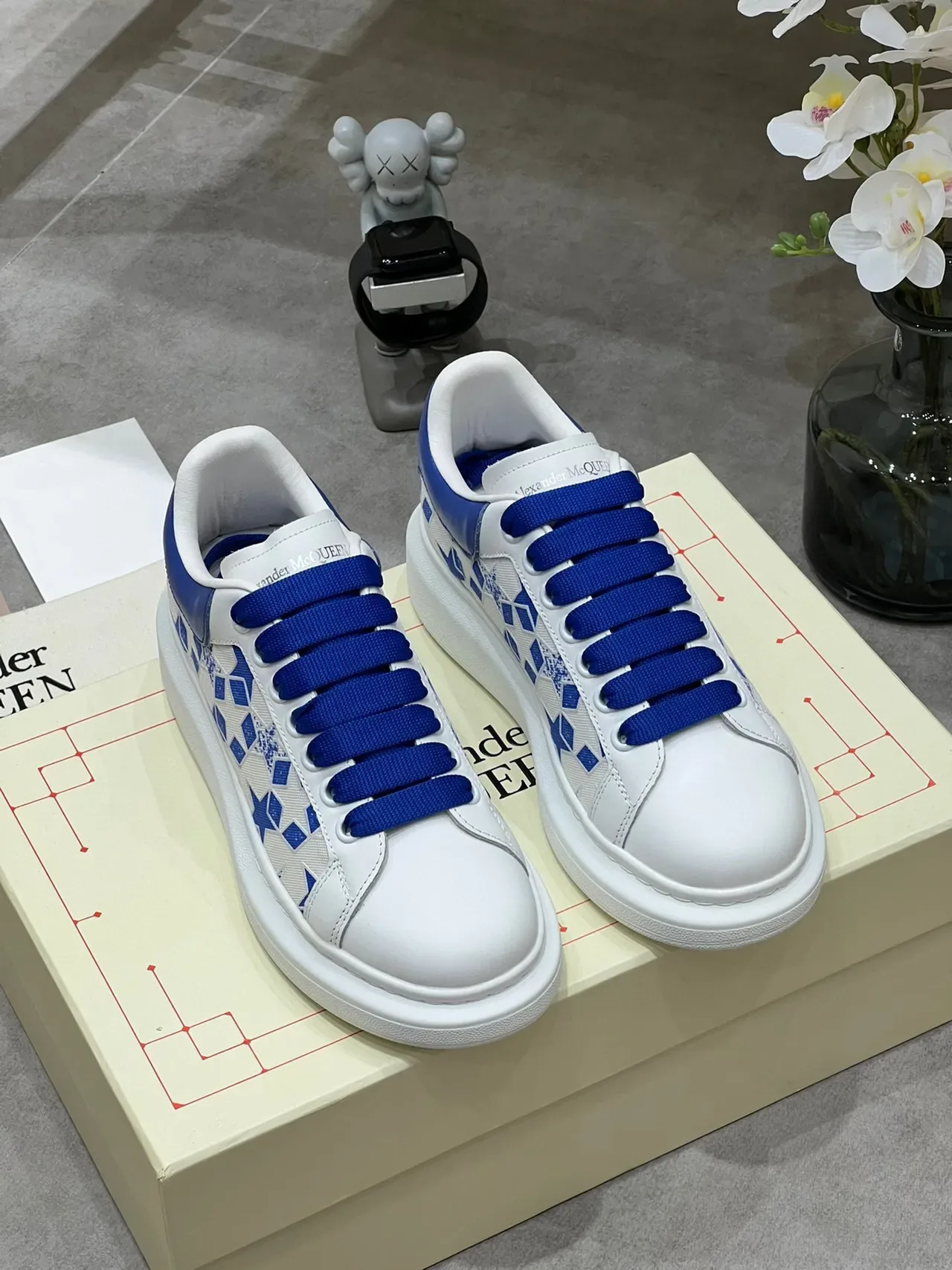 Alexander McQueen Oversized Sneaker White and Royal Blue Lifestyle Sneakers 8