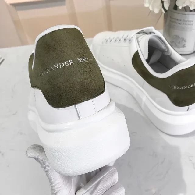 Alexander McQueen Oversized Sneaker White Army Green Platform Sole Smooth Leather Upper Lifestyle Sneakers 4