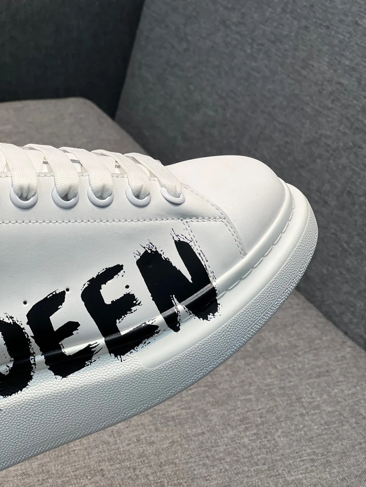 Alexander McQueen Oversized Sneaker White Black Leather Graffiti Logo Lifestyle Sneakers 3