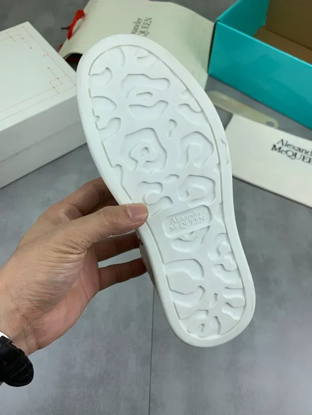 Alexander McQueen Oversized Sneaker White Gold Silhouette Glitter Heel Tab Lifestyle Sneakers 2