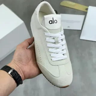 Alo Beige White Minimalist Retro Runner Suede Upper Lifestyle Sneakers