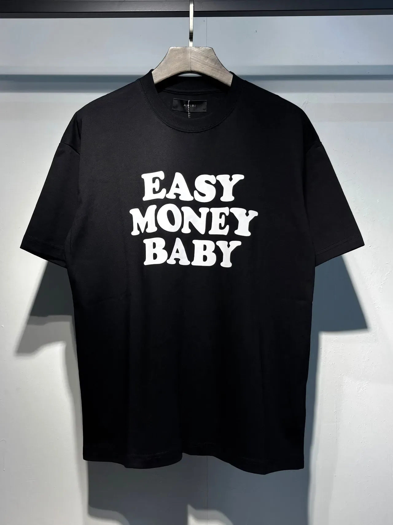 Amiri Easy Money Baby ग्राफिक टी-शर्ट 11