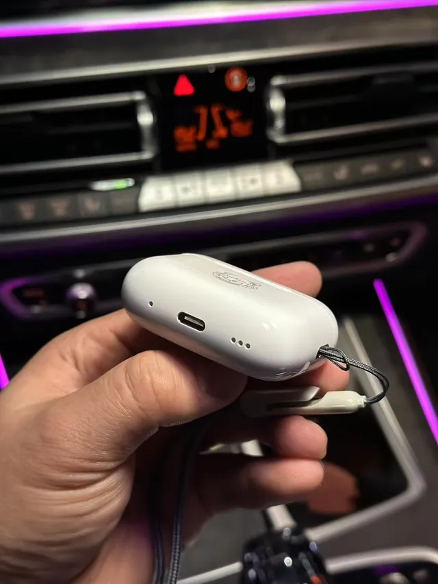 Apple AirPods Pro (2nd generation) White نصائص أذن سيليكونية بتصميم ساق مدمج TWS Earbuds 4