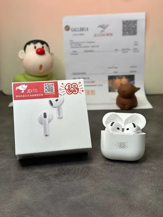 Apple AirPods Pro (2nd generation) White نصائص أذن سيليكونية بتصميم ساق مدمج TWS Earbuds 10
