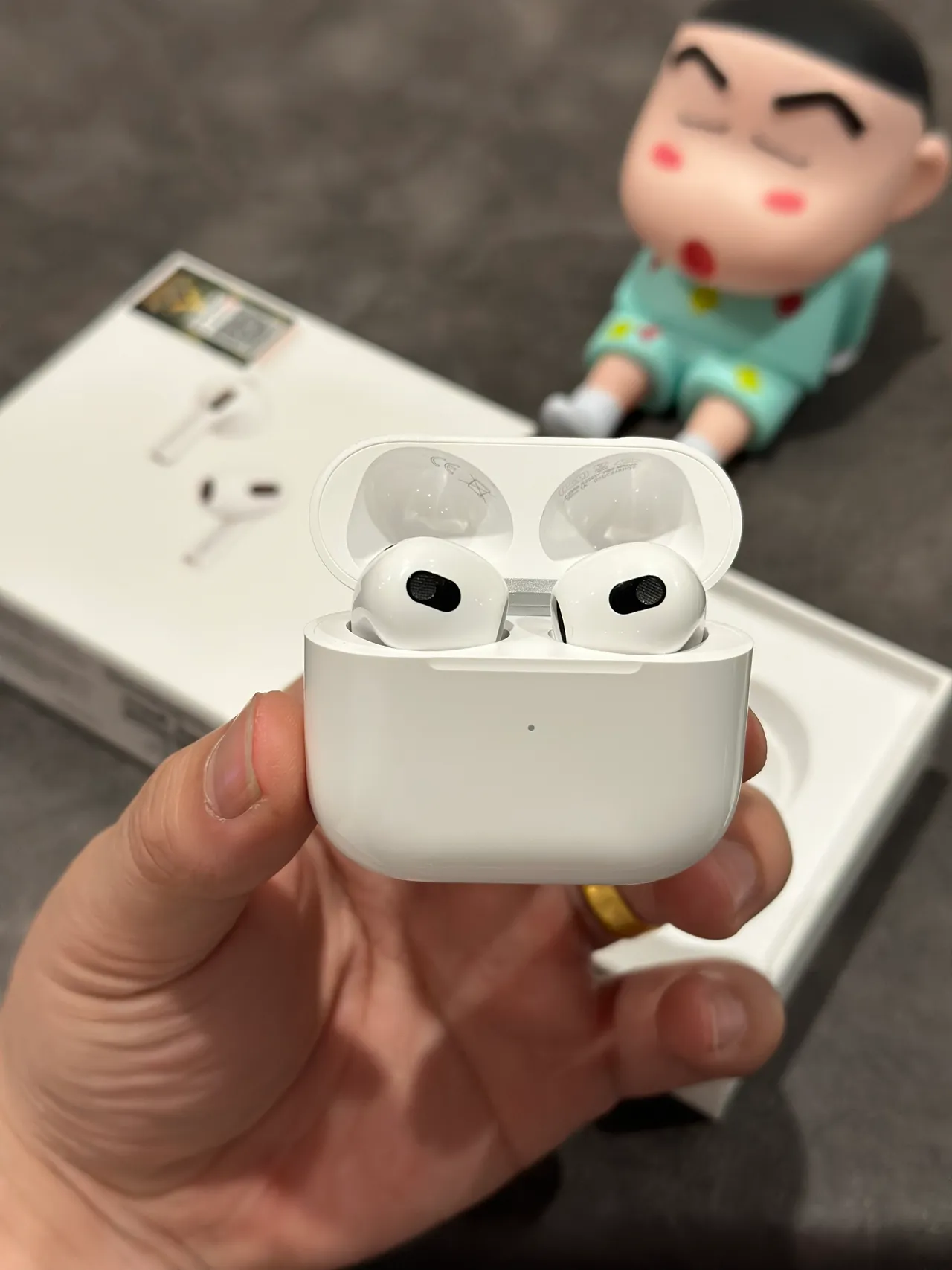 Apple AirPods সাদা স্টেম-স্টাইল ওপেন-ফিট TWS ইয়ারবাডস 5