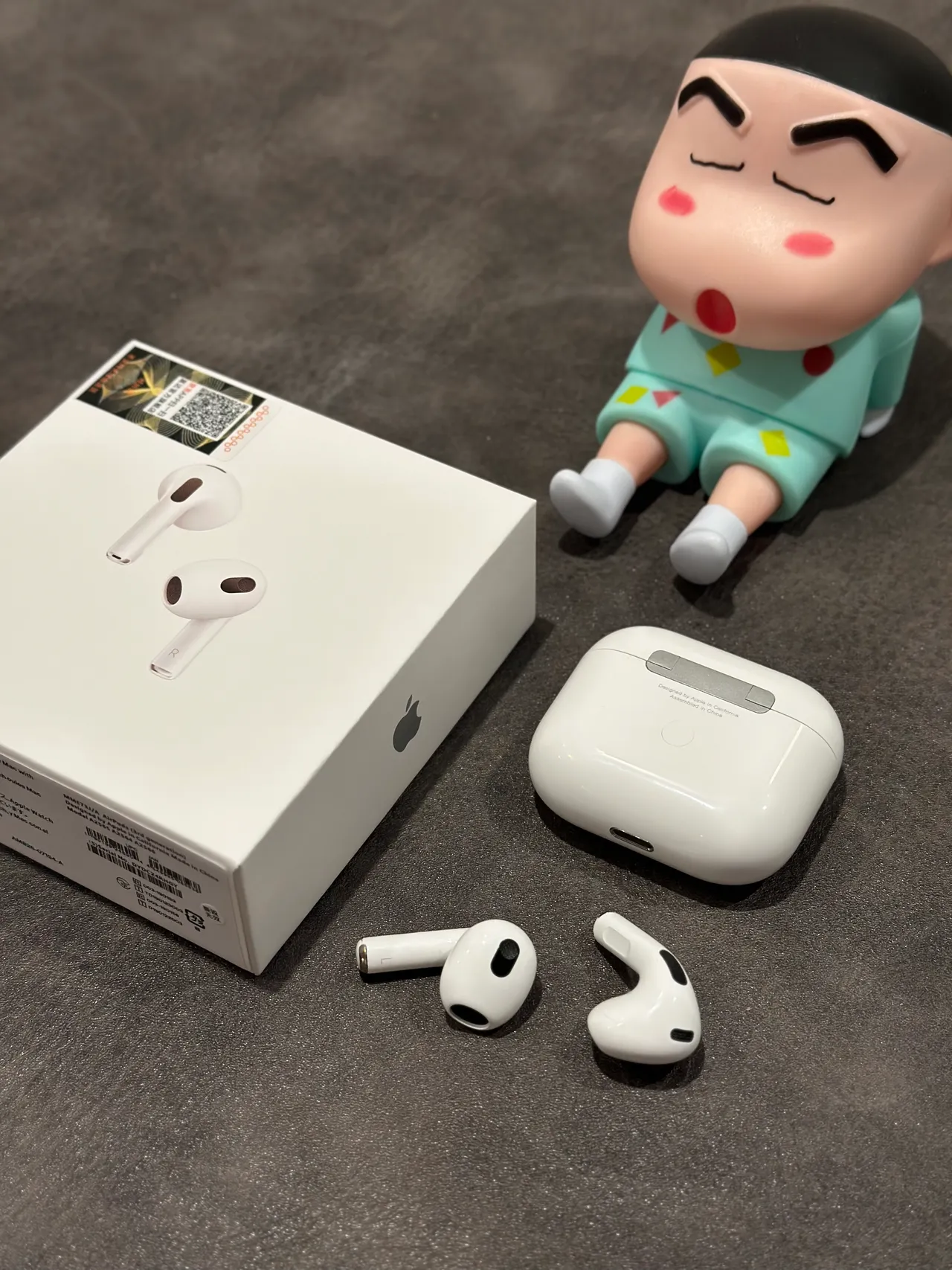 Apple AirPods সাদা স্টেম-স্টাইল ওপেন-ফিট TWS ইয়ারবাডস 7
