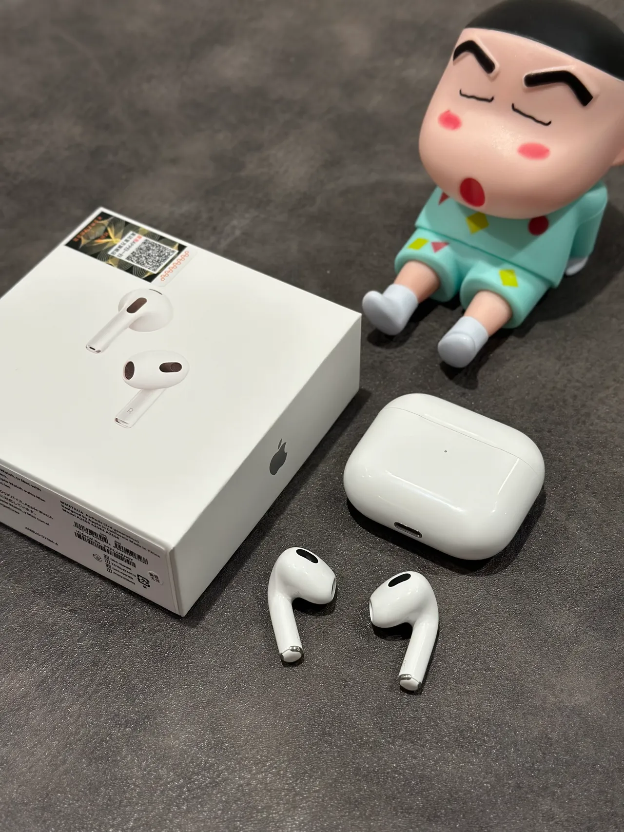 Apple AirPods সাদা স্টেম-স্টাইল ওপেন-ফিট TWS ইয়ারবাডস 8