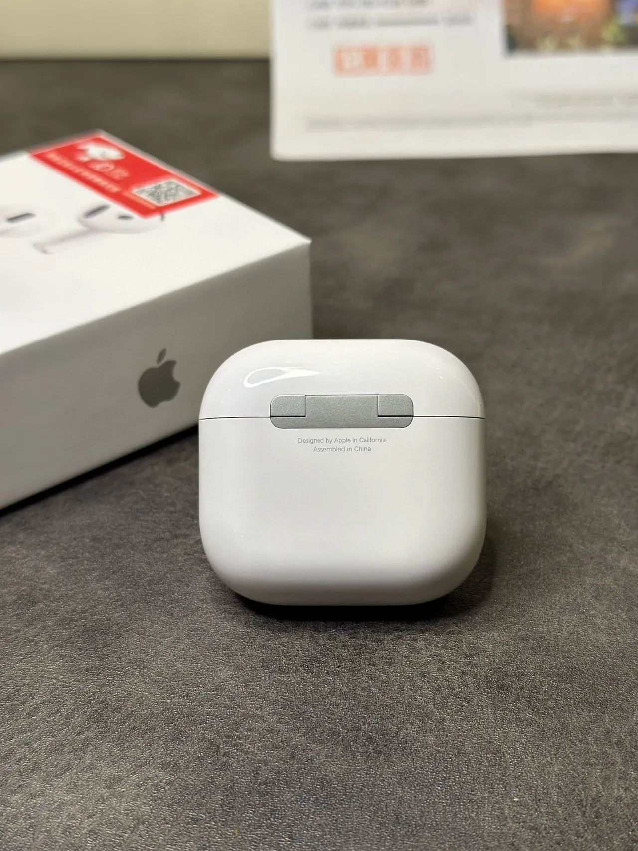 Apple 白黑 茎式 紧凑型 TWS 耳机 8