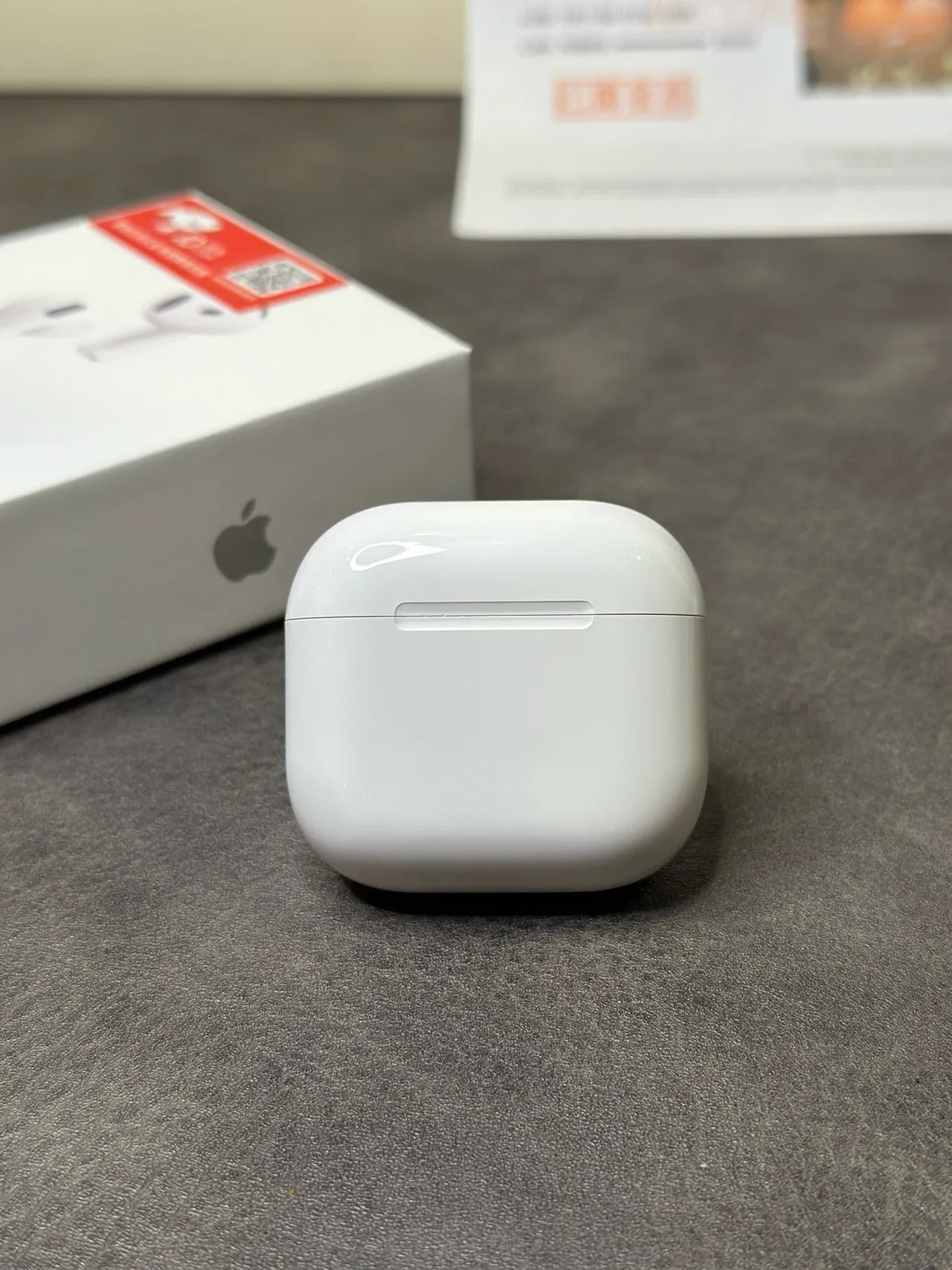 Apple 白黑 茎式 紧凑型 TWS 耳机 11