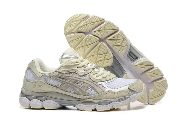 ASICS البيج الفضي حذاء أسلوب حياة مع طبقة قفص متداخلة شبكة-مخمل هجين في الجزء العلوي 4
