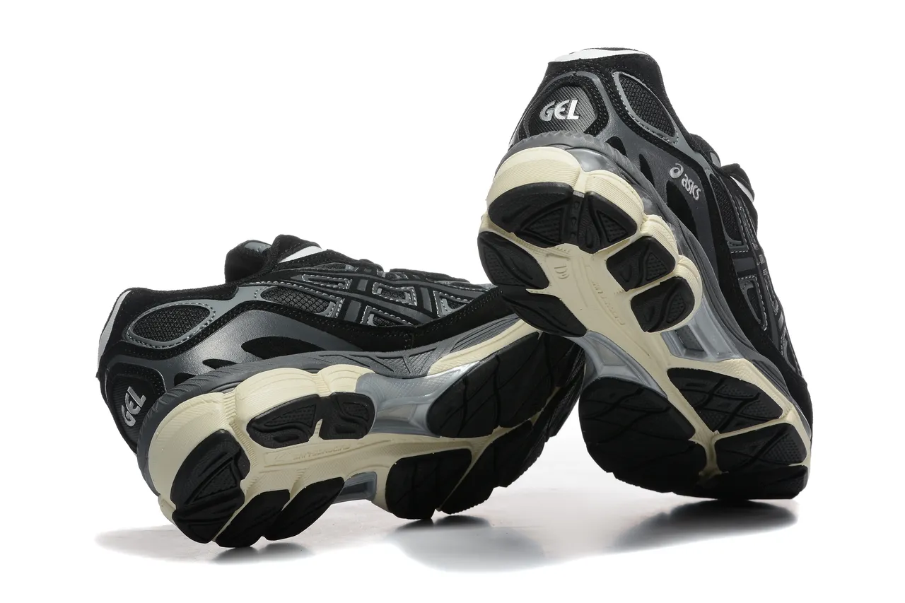 ASICS Negro Gris En capas Sintético Jaula Detalle Geométrico Corte Detallado Zapatillas de correr 5