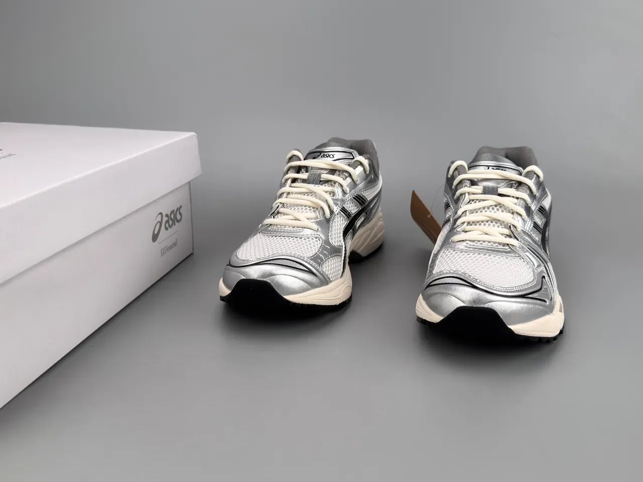ASICS Gel-Kayano Silver Black Cream Running Shoes 4