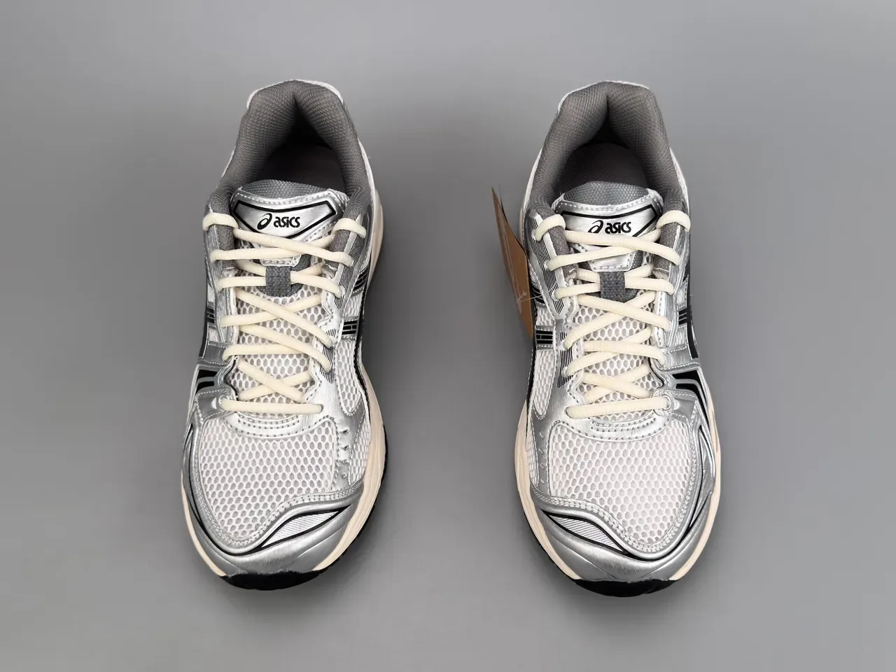 ASICS Gel-Kayano Silver Black Cream Running Shoes 9