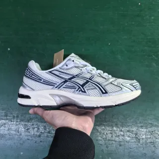 ASICS 银黑金属网面虎纹覆盖生活方式运动鞋