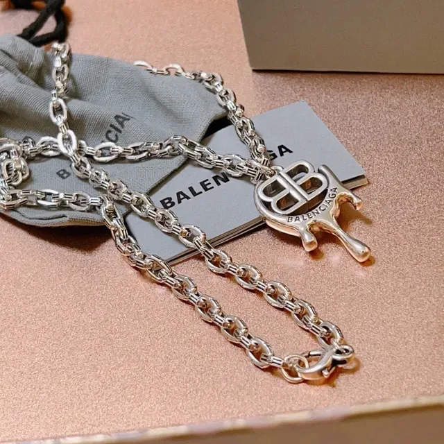 Balenciaga BB Melt चांदी की चेन हार 6