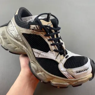 Balenciaga Beige Noir Sola Sculptée Overlays Synthétiques Métalliques Sneakers Chunky